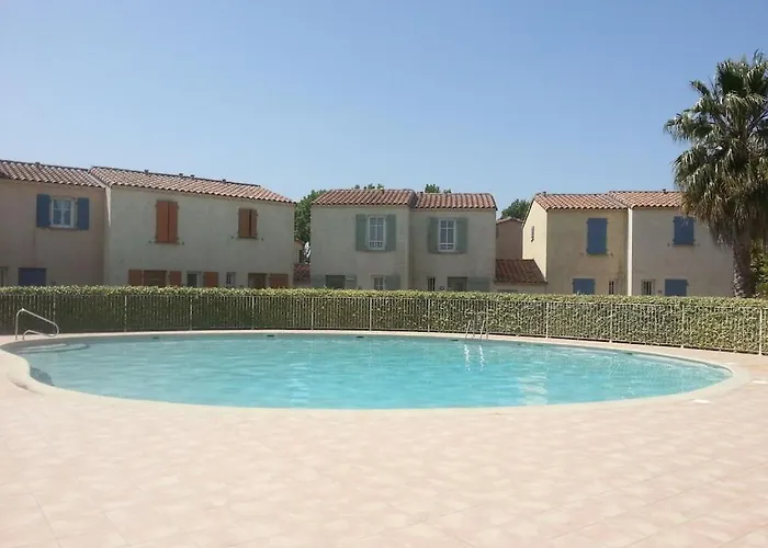 à Deux Pas De La Cité Médiévale Dans Résidence Très Calme * Aigues-Mortes