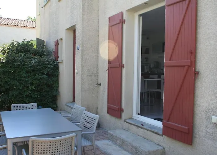 A Deux Pas De La Cite Medievale Dans Tres Calme
